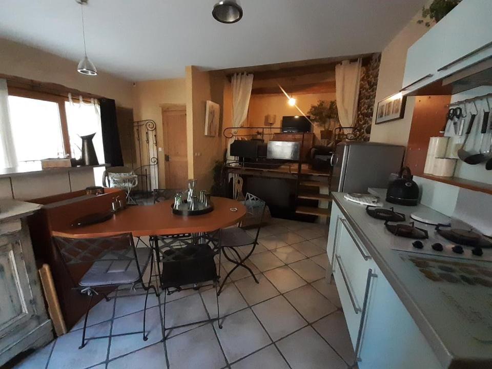 Joli Loft Dans Village Pittoresque Péret Eksteriør billede